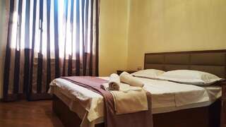 Хостелы Friendship Hostel & Tours Ереван Двухместный номер Делюкс с 1 кроватью или 2 отдельными кроватями-2