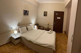Хостелы Friendship Hostel & Tours Ереван Двухместный номер Делюкс с 1 кроватью-5