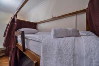 Хостелы Friendship Hostel & Tours Ереван Кровать в общем номере для женщин с 4 кроватями-5