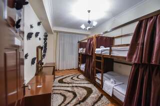 Хостелы Friendship Hostel & Tours Ереван Кровать в общем номере для женщин с 4 кроватями-7