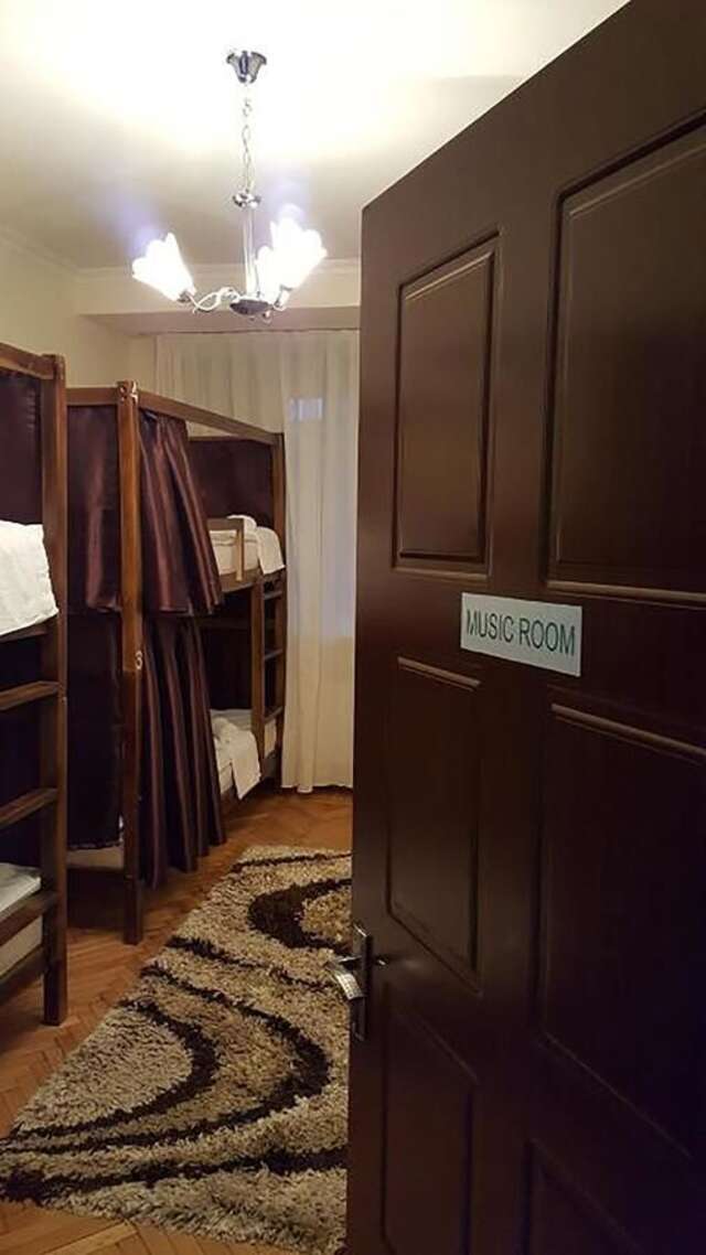 Хостелы Friendship Hostel & Tours Ереван-45